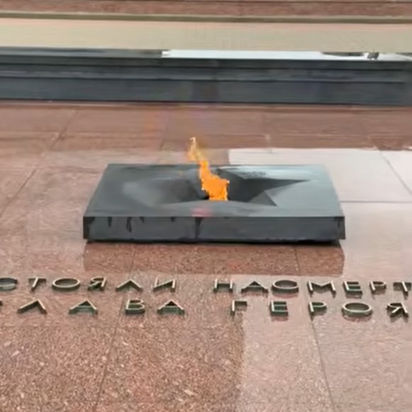 Напярэдадні дня Перамогі верш Пятруся Броўкі 