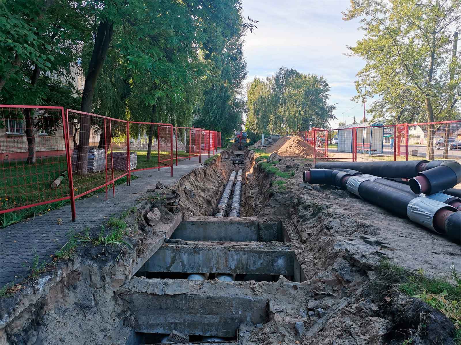 Работы на теплотрассе в микрорайоне «Речица»