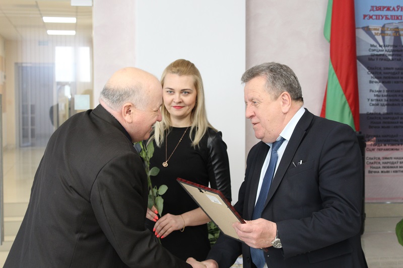 Коллектив встречает профессиональный праздник!
