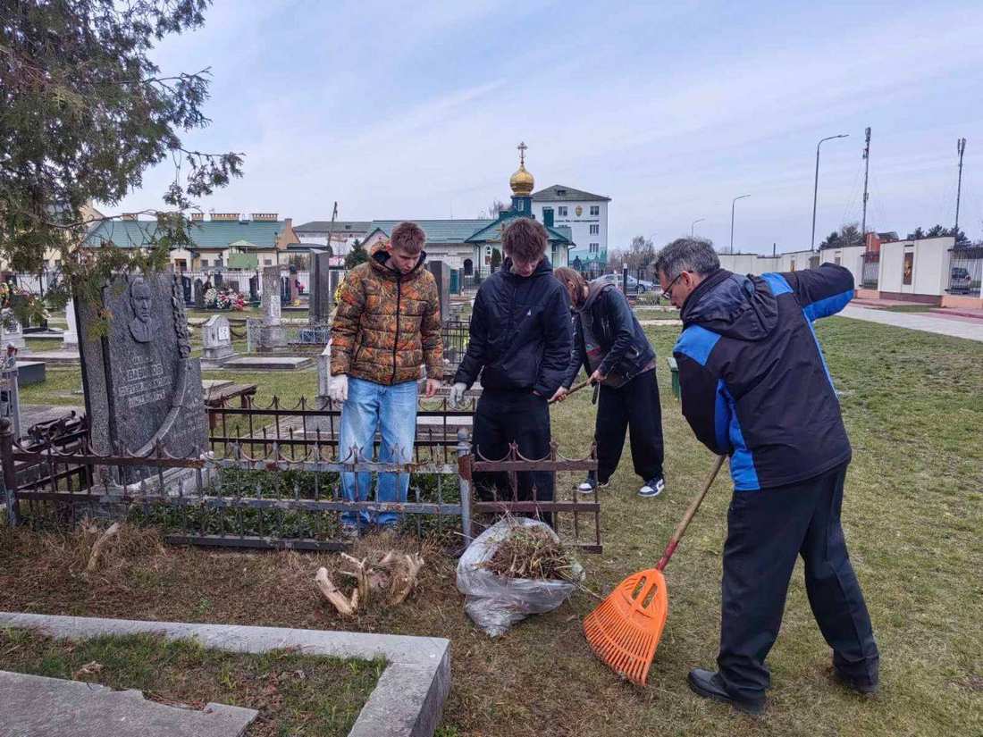 В благодарность героям за мирное небо